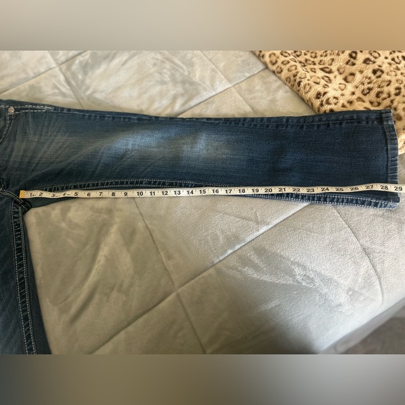 Pre-Owned. In excellent condition. Size 30. Miss Me jeans. - Picture 14 of 15